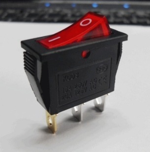 【船型開關KCD8-211(311) 3腳 翹板開關 防氧化 3只腳量大更優(yōu)惠】價格,廠家,圖片,電工開關,樂清市衛(wèi)強電器廠-